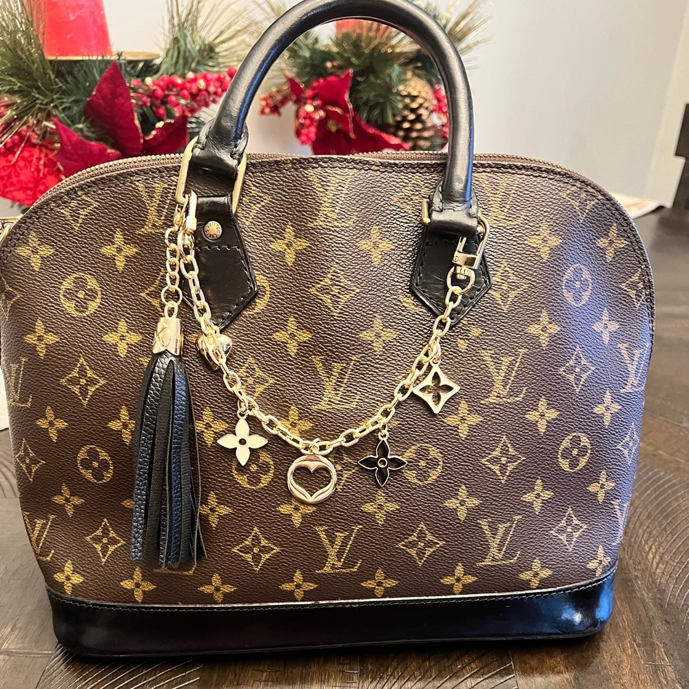 ❌❌SOLD ❌❌Beautiful Authentic Vintage Alma PM